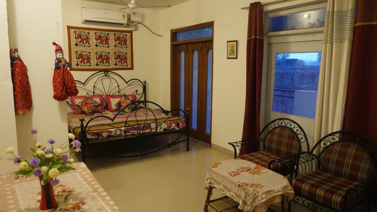 Jaypore House Bed & Breakfast Ню Делхи Екстериор снимка
